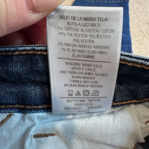 Joe's Jeans Niki Boyfriend Straight Leg Cuffable in Taffyta Size 30 Medium Wash - Picture 13 of 13